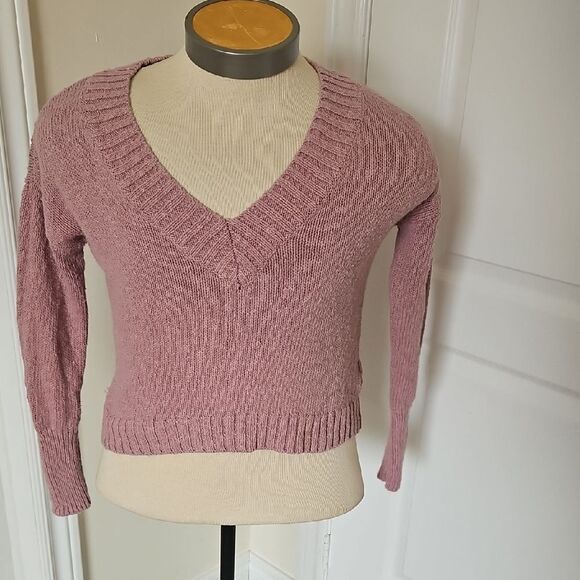 Pink V-Neck Sweater with Long Sleeves - Picture 8 of 16